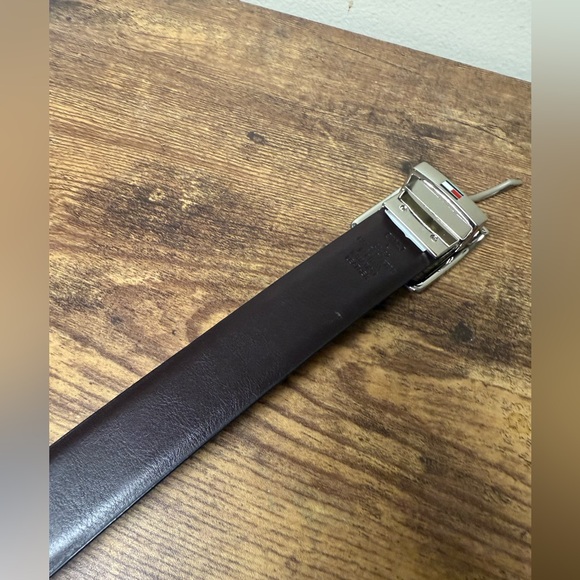 Tommy Hilfiger belt double side: brown/black. Excellent condition.Size L (30-32) - Picture 3 of 7
